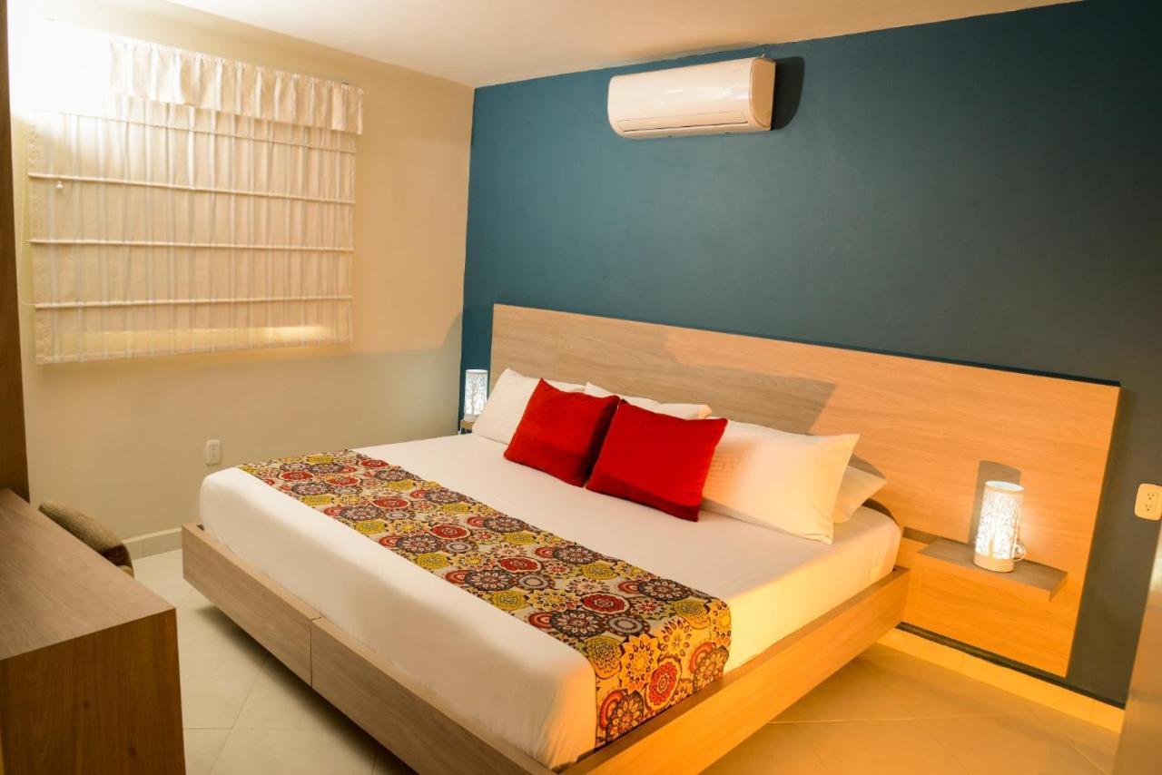 Hotel Prado 34 West بوكارامانغا المظهر الخارجي الصورة