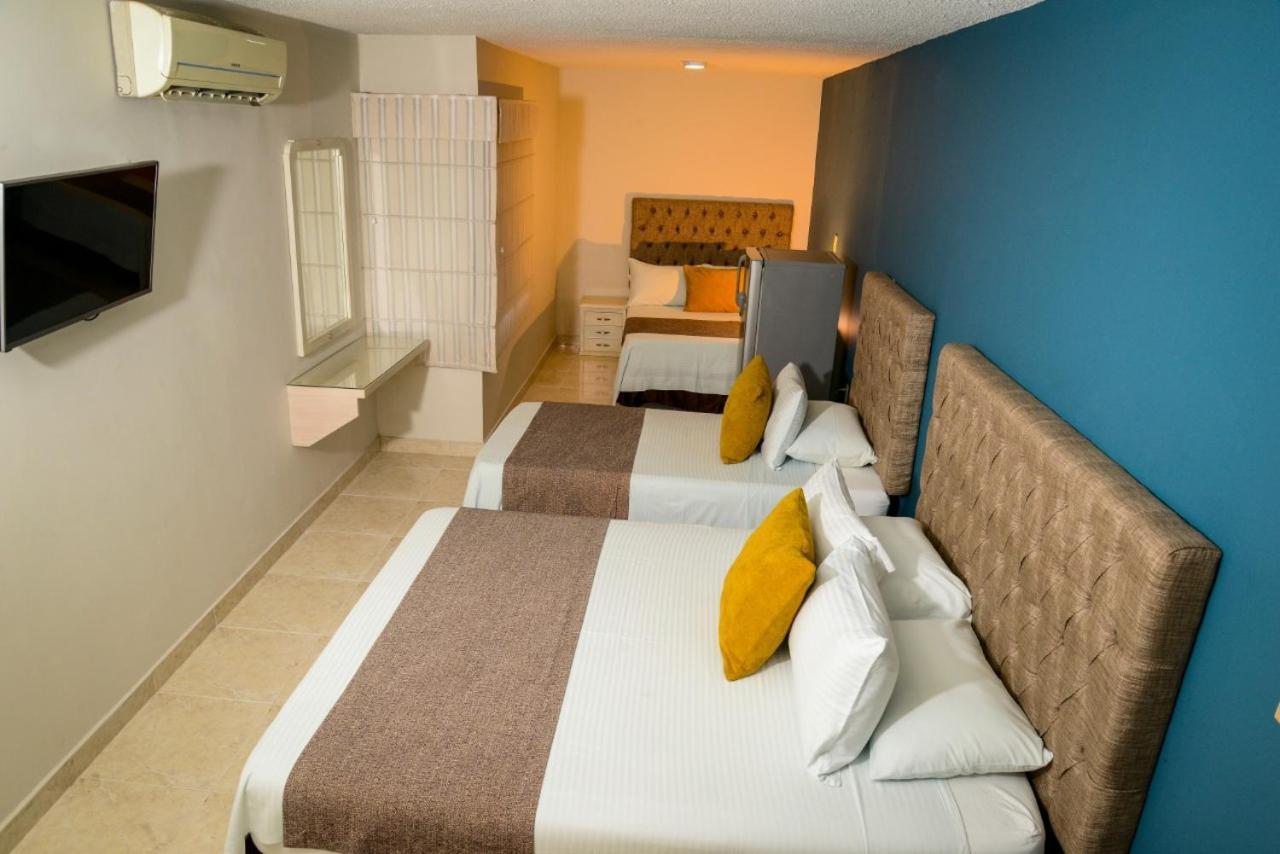 Hotel Prado 34 West بوكارامانغا المظهر الخارجي الصورة