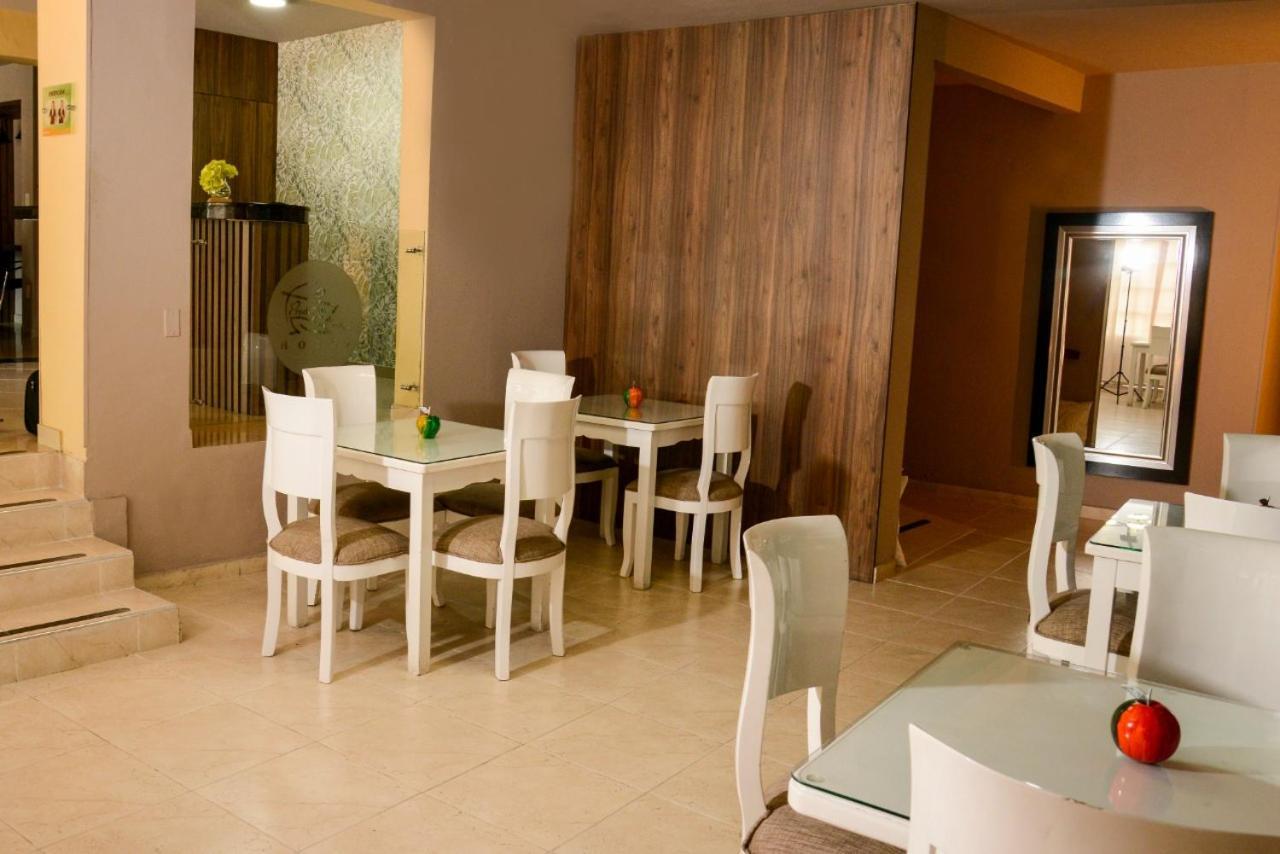 Hotel Prado 34 West بوكارامانغا المظهر الخارجي الصورة