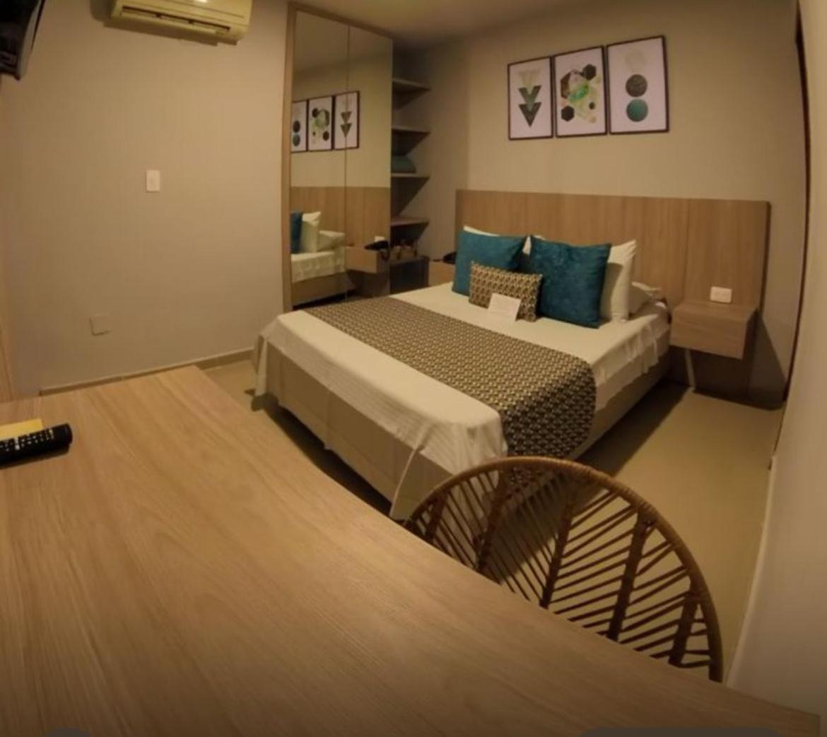 Hotel Prado 34 West بوكارامانغا المظهر الخارجي الصورة