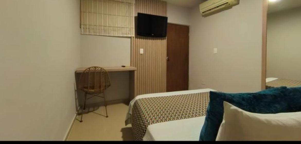 Hotel Prado 34 West بوكارامانغا المظهر الخارجي الصورة