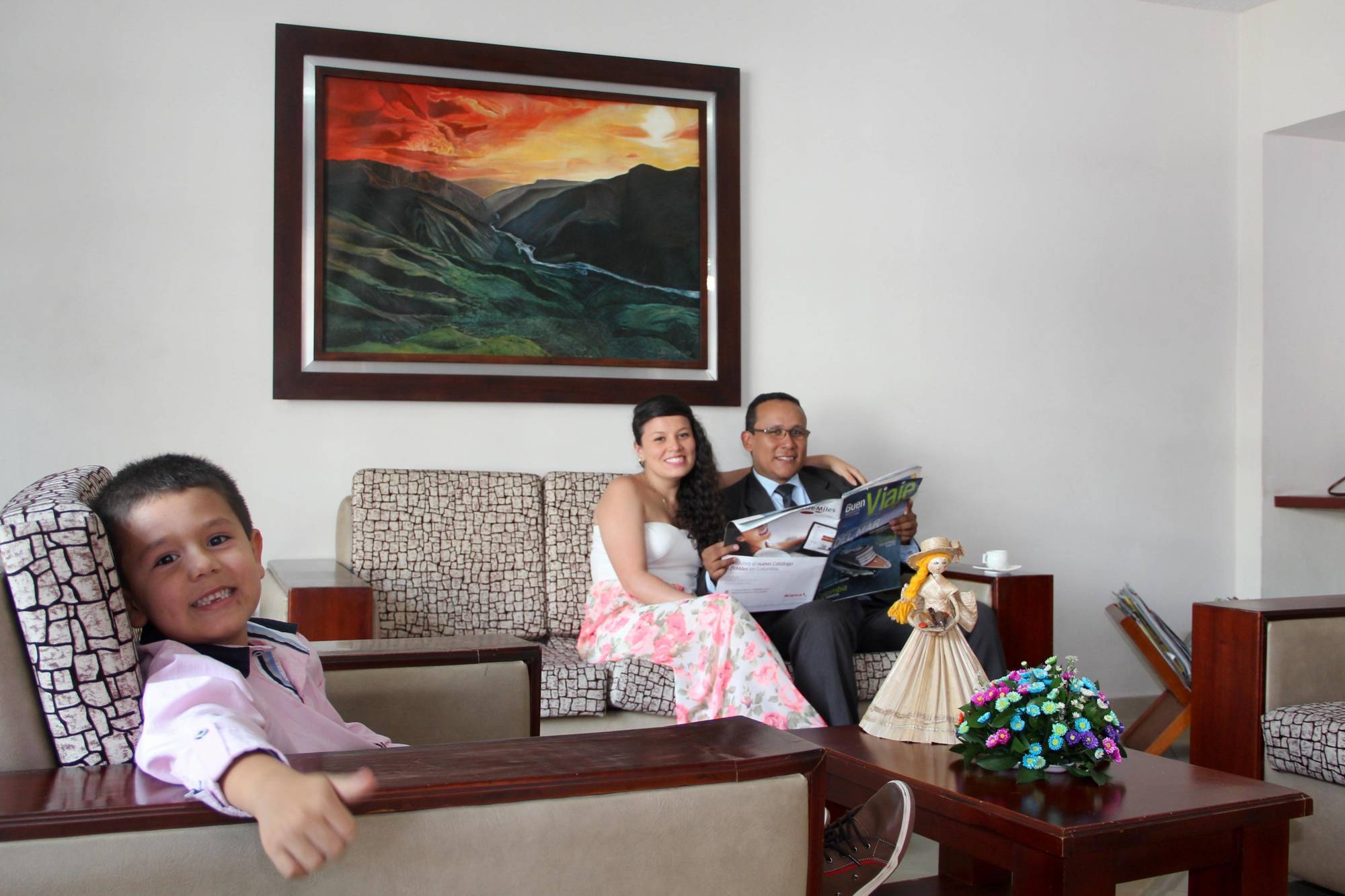 Hotel Prado 34 West بوكارامانغا المظهر الخارجي الصورة